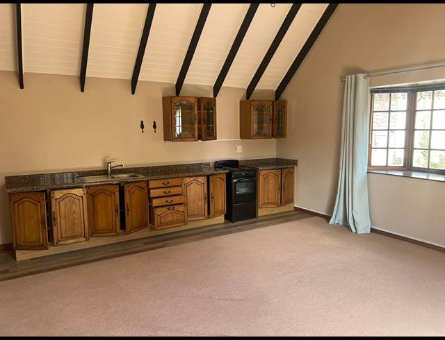 1 BEDROOM STUDIO APARTMENT TO LET IN CAMELOT GOLF CLUB AND ESTATE